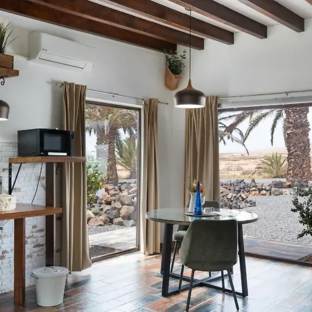 Guenia Ll بيت للعطل *