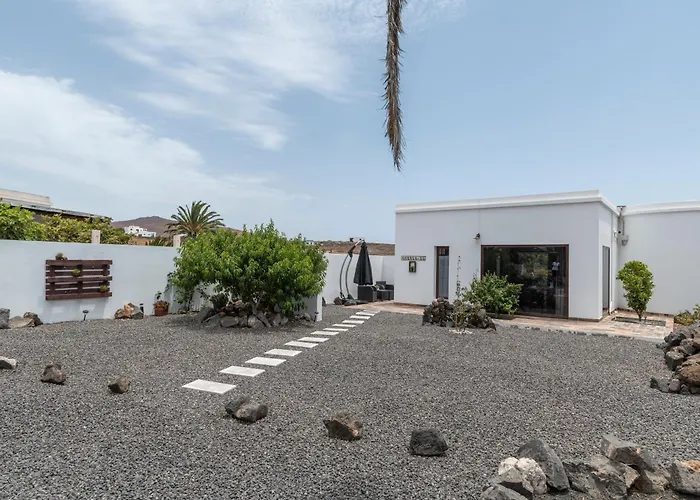 Guenia Ll El Mojon (Canary)